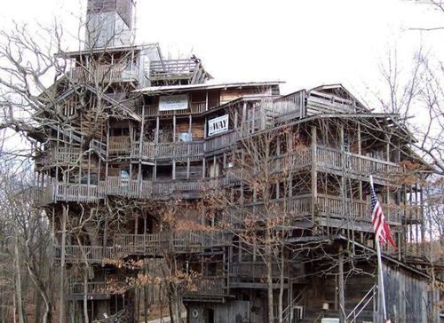 The Most Epic Treehouse Ever Constructed: 11 stories and 90 feet tall