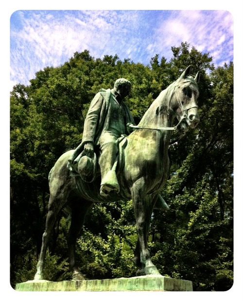 Downtown Charleston Statue